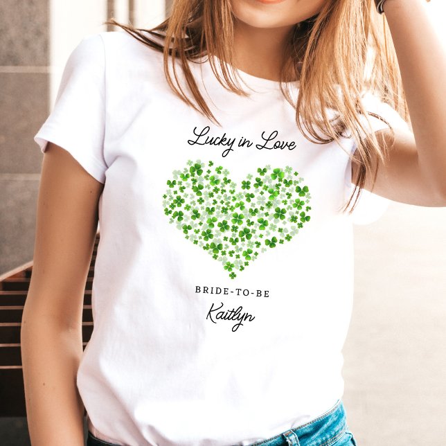 Lucky In Love St. Patrick's Day Bridal Shower T-Shirt (Von Creator hochgeladen)