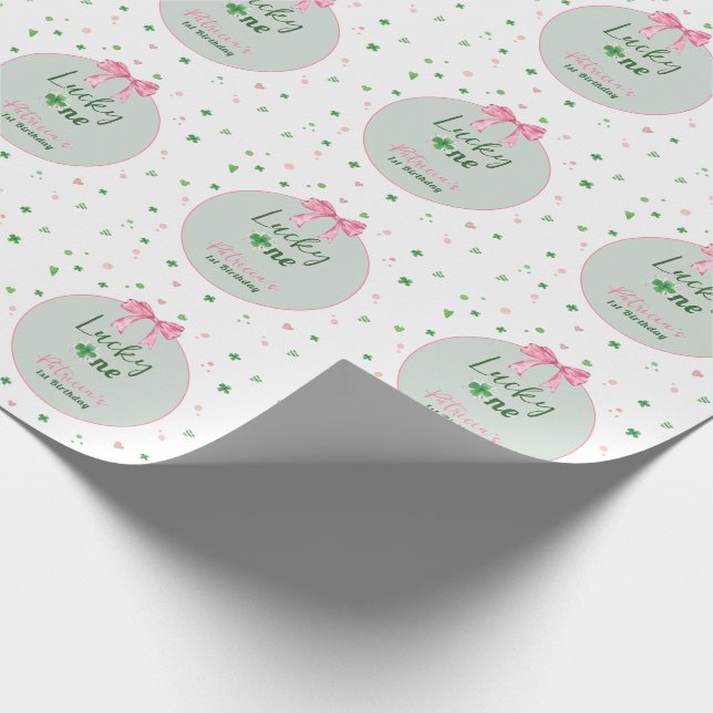 Lucky One St Patrick Girl Birthday Geschenkpapier (Ecke)