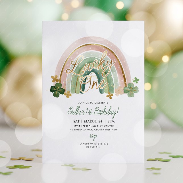 Lucky One! St Patrick's Day 1st Birthday Rainbow Einladung (Lucky One! St Patricks day 1st birthday invitation with cute rainbow and shamrocks with gold detail)