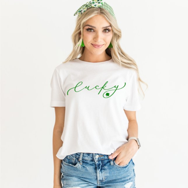 Lucky St. Patrick's Day Niedlich Green Script Shir T-Shirt (Von Creator hochgeladen)