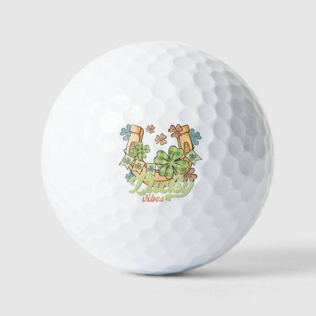 Lucky Vibes - farbenfrohe Kleidung & Golden Horses Golfball (Vorderseite)