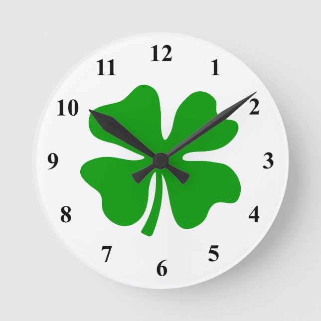 Lucky vierblättriges Kleeblatt | St. Patty's Day Runde Wanduhr (Vorderseite)