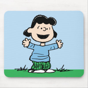 Lucy mit Waffen weit Mousepad