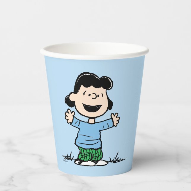 Lucy mit Waffen weit Pappbecher (Vorderseite)