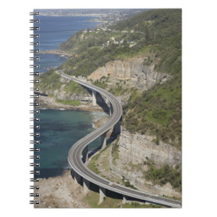 Luftansicht der Sea Cliff Bridge in der Nähe von W Notizblock