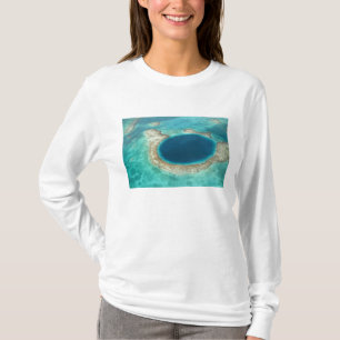 Luftansicht von Blue Hole, Segelboot verankert T-Shirt