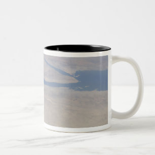 Luftaufnahme des Ägyptens und des Sinai Peninsul Zweifarbige Tasse