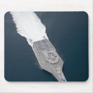Luftaufnahme des Küstenkampfschiffs Mousepad