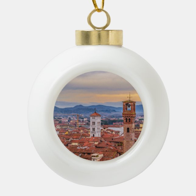 Luftaufnahme-historische Mitte von Lucca, Italien Keramik Kugel-Ornament (Vorderseite)