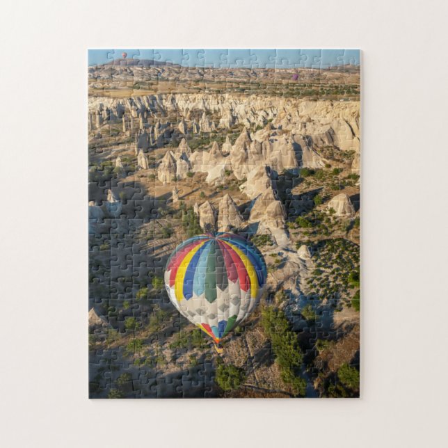 Luftaufnahme von Heißluftballonen, Kappadokien (Vertikal)