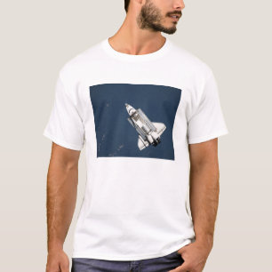 Luftaufnahme von Raumfähre-Entdeckung 2 T-Shirt