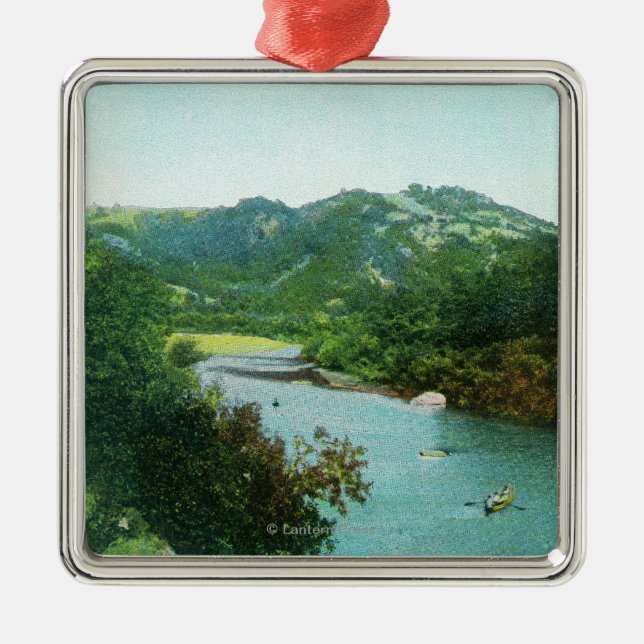 Luftaufnahme von russischem Fluss an der Ornament Aus Metall (Vorne)