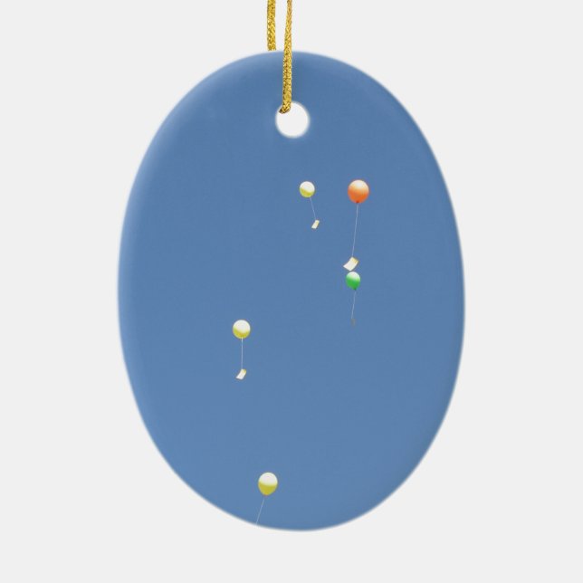Luftballons am blauen Himmel Keramik Ornament (Hinten)