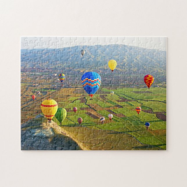 Luftballons über dem Jigsaw-Puzzle (Horizontal)