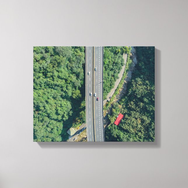 Luftbild auf der Autobahn tagsüber Leinwanddruck (Vorderseite)