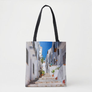 Luftbild der weißen Stadt Frigiliana bei sonnigen  Tasche