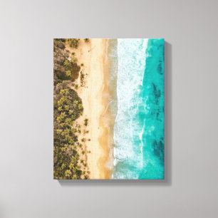 Luftbild des blauen Strandes und der Insel Leinwanddruck