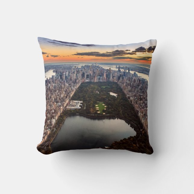 Luftbild des Central Park bei Sonnenuntergang Kissen (Vorderseite)
