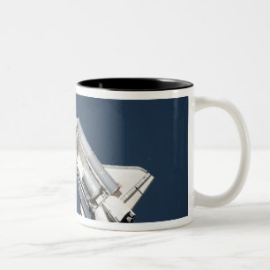 Luftbild Raumfähre Entdeckung 2 Zweifarbige Tasse