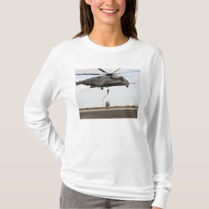 Luftwaffe pararescuemen leiten einen Kampfeinsatz T-Shirt