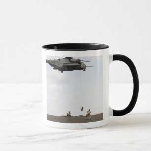 Luftwaffe pararescuemen leiten einen Kampfeinsatz Tasse