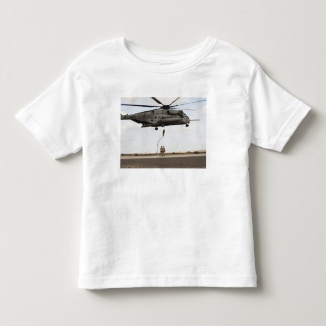 Luftwaffenparareskuemen führen Kampfeinsatz 3 Kleinkind T-shirt (Vorderseite)
