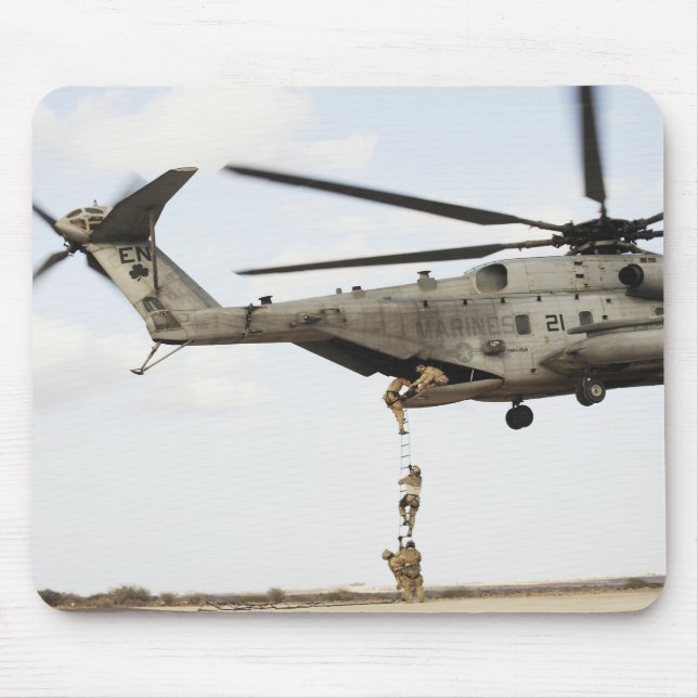 Luftwaffenparareskuemen führen Kampfeinsatz 4 Mousepad (Vorne)
