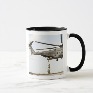 Luftwaffenparareskuemen führen Kampfeinsatz 4 Tasse