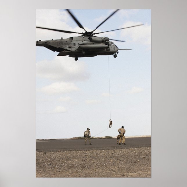 Luftwaffenparareskuemen führen Kampfeinsatz durch Poster (Vorne)