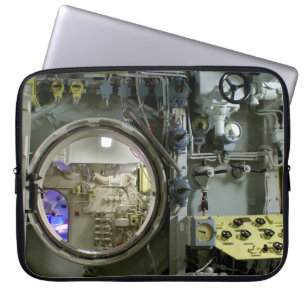 Luke auf einem alten Retro-U-Boot Laptopschutzhülle