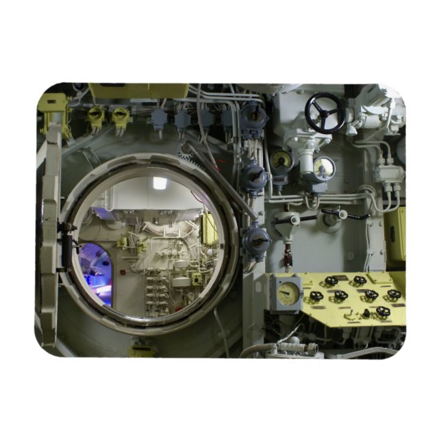 Luke auf einem alten Retro-U-Boot Magnet (Horizontal)