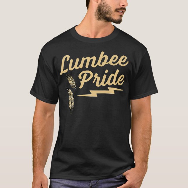 Lumbee Pride Feather Stamm Indianertag T-Shirt (Vorderseite)