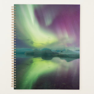 Lumières d'aurore dans un lagon Jokulsarlon, Isl