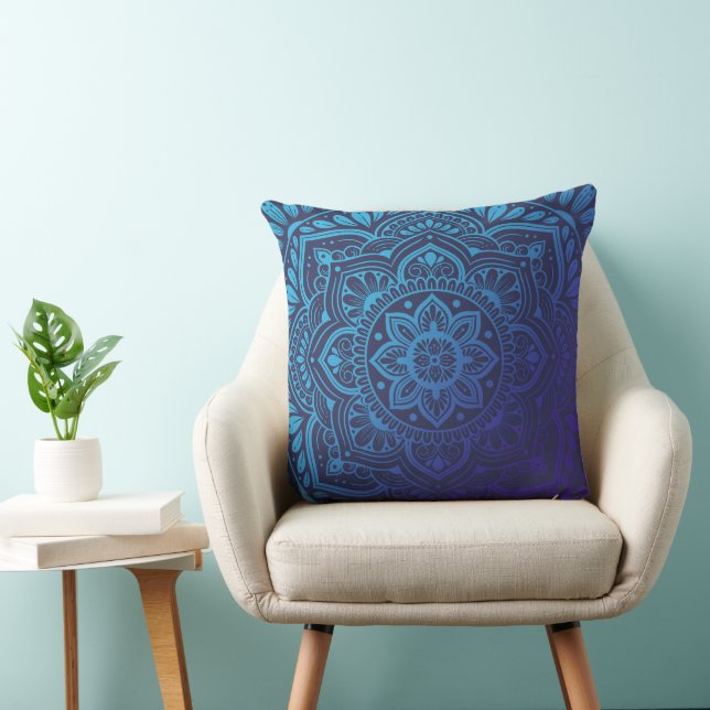 Luna Mandala Throw Pillow Kissen (Stuhl )