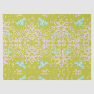 Luna Moth on Lime Seidenpapier