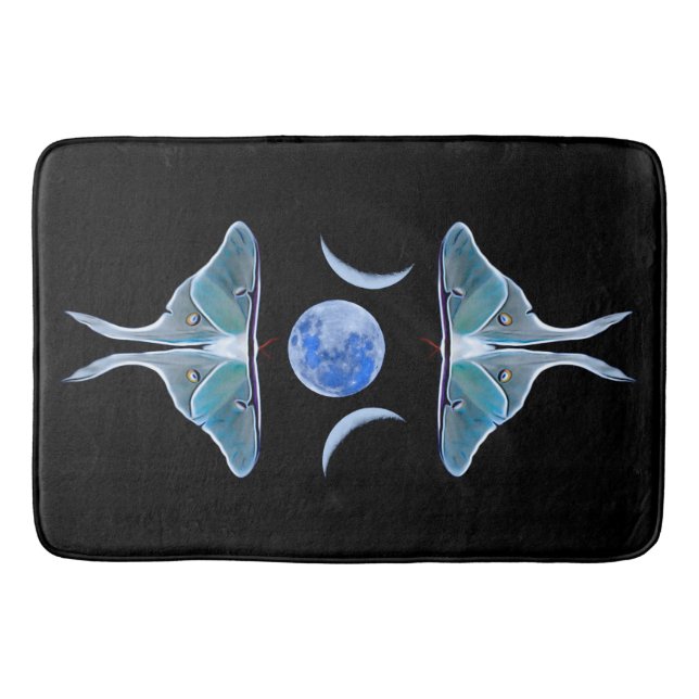 Luna Moth Triple Moon auf schwarz Badematte (Vorderseite)