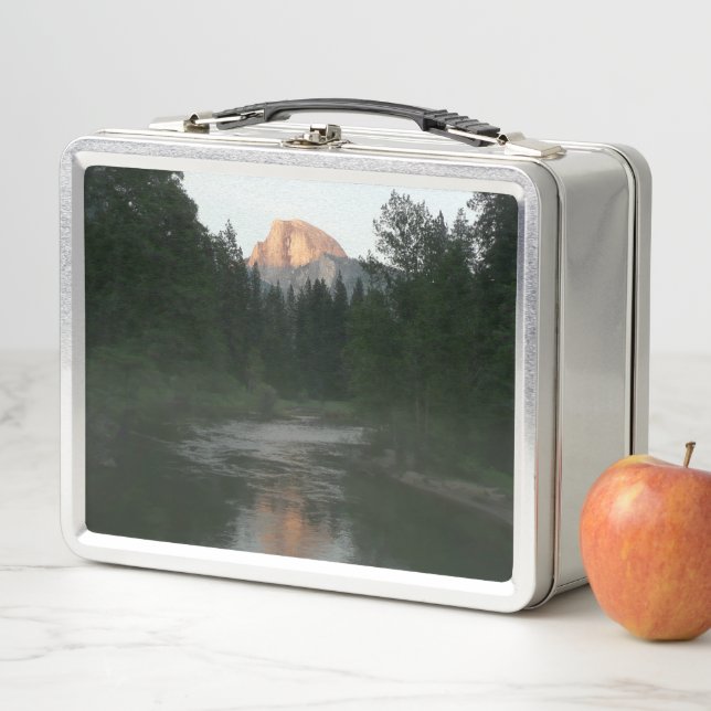 Lunch Box Half Dome Sunset in Yosemite National Park (En situation)