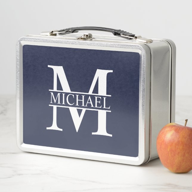Lunch Box Monogramme et nom personnalisés bleu marine (En situation)