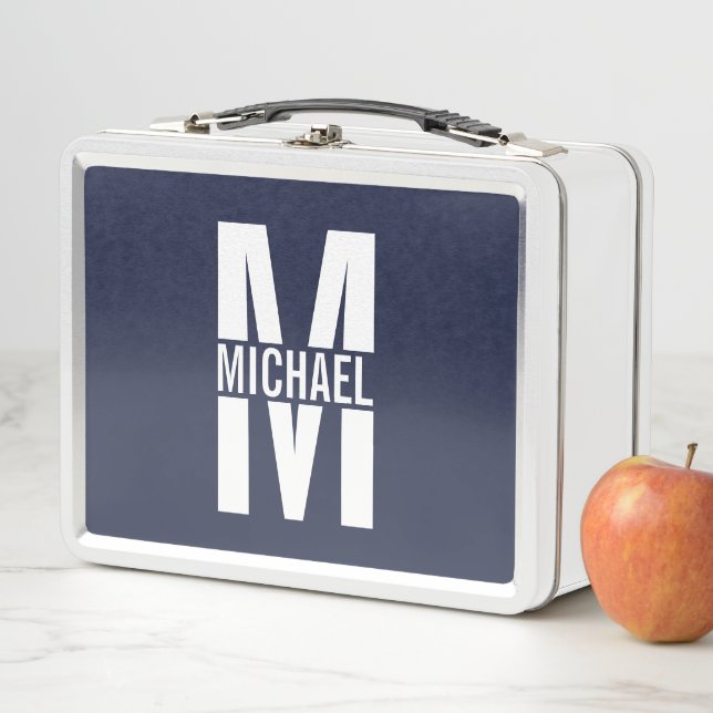 Lunch Box Monogramme et nom personnalisés bleu marine (En situation)
