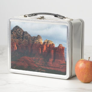 Lunch Box Roche à café nuageux à Sedona Arizona