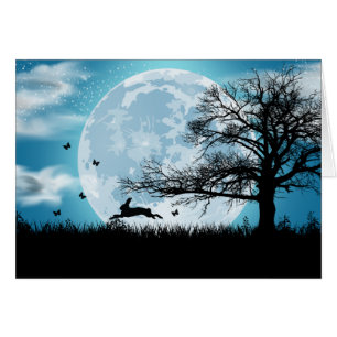 Lune mystique avec silhouette de lapin