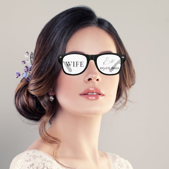 Lunettes De Fête Retro Cute Mariage de nouveauté Keepsaké femme (These fun sunglasses will make for a fun photo op on your wedding day.)