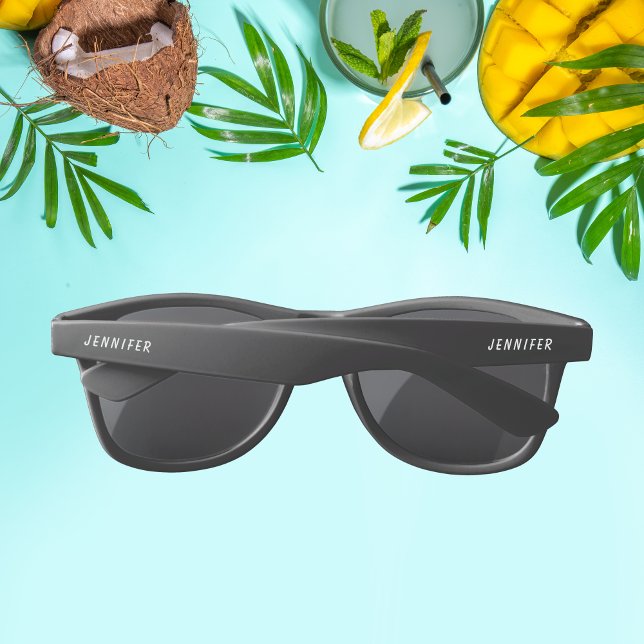 Lunettes De Soleil Nom personnalisé blanc élégant Personnalisé person (Créateur téléchargé)