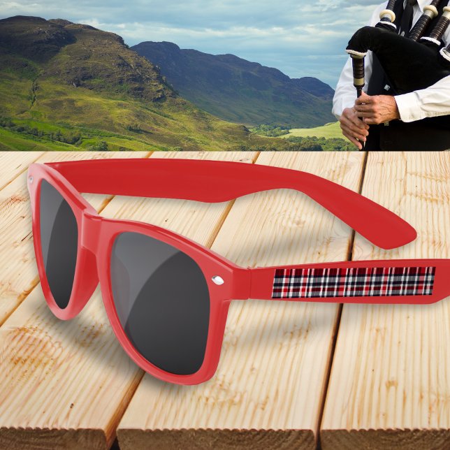 Lunettes De Soleil Tartan Plaid Rouge Blanc Bleu Motif (A pair of sunglasses with a red, white and blue tartan pattern on the arms)