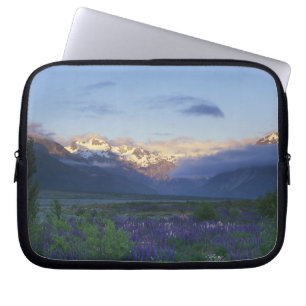 Lupine und die Hauptabteilung, Arthur's Pass, Süde Laptopschutzhülle