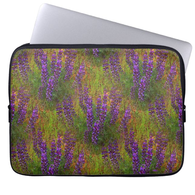 Lupinenfeld.......... Laptopschutzhülle (Vorderseite)