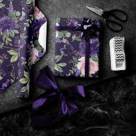 Lush Blossom | Dunkles Lila und rosa Rosenmuster Geschenkpapier