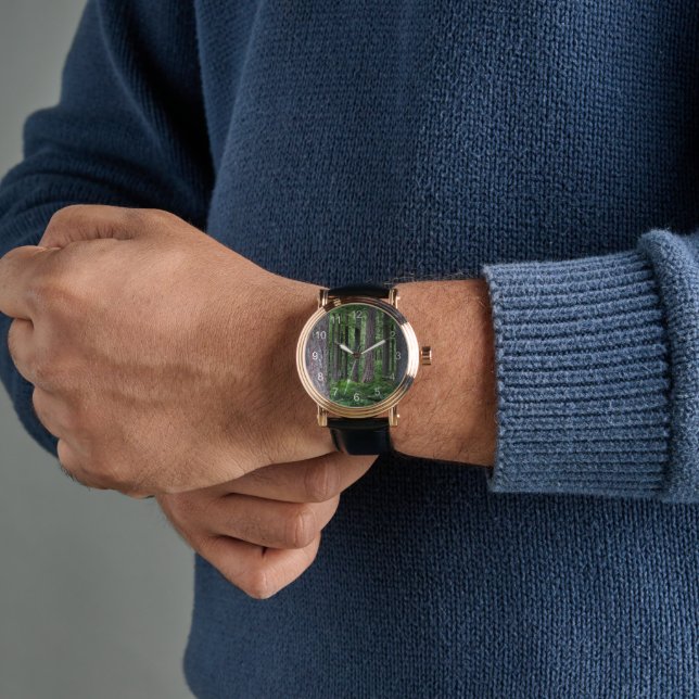 Lush Evergreen Conifer Forest Armbanduhr (Handgelenk)