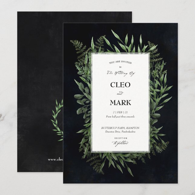 Lush Green Wreath Midnight Moody Wedding Einladung (Vorne/Hinten)