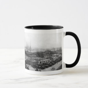 Lusitania kommt an tasse